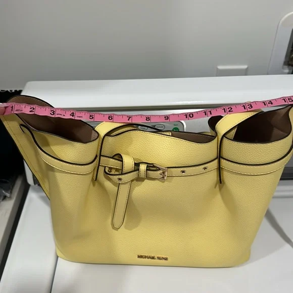 Michael Kors, handbag and wristlet - Picture 8 of 15